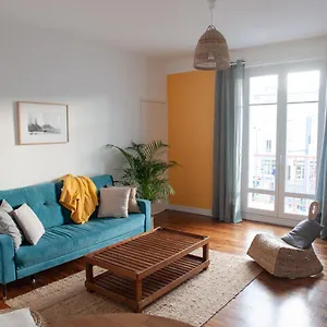 Spacieux Avec Balcon Et Parking France